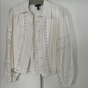 Aqua Women's Cream Lace Blouse